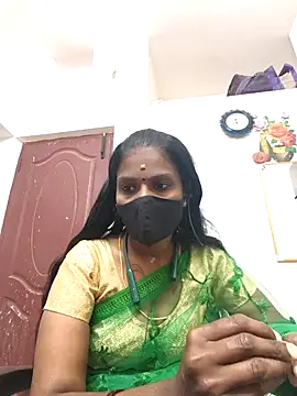 Snapshot of Tamil_Yalini12 chatting on May 5, 6:10 am Tamil Yalini12 online show from May 5, 6:10 am