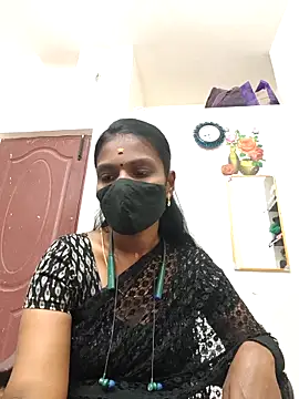 Snapshot of Tamil_Yalini12 chatting on May 7, 3:01 am Tamil Yalini12 online show from May 7, 3:01 am