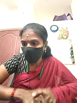 Snapshot of Tamil_Yalini12 chatting on May 8, 1:38 pm Tamil Yalini12 online show from May 8, 1:38 pm