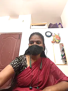 Snapshot of Tamil_Yalini12 chatting on May 12, 1:14 am Tamil Yalini12 online show from May 12, 1:14 am