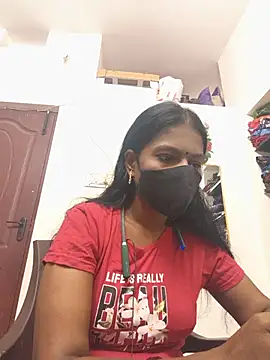 Snapshot of Tamil_Yalini12 chatting on May 18, 12:40 am Tamil Yalini12 online show from May 18, 12:40 am