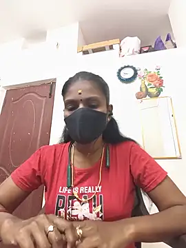 Snapshot of Tamil_Yalini12 chatting on May 18, 4:13 pm Tamil Yalini12 online show from May 18, 4:13 pm