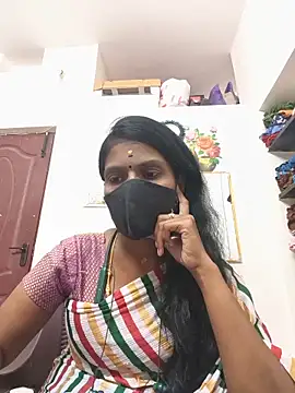 Snapshot of Tamil_Yalini12 chatting on May 22, 4:56 pm Tamil Yalini12 online show from May 22, 4:56 pm