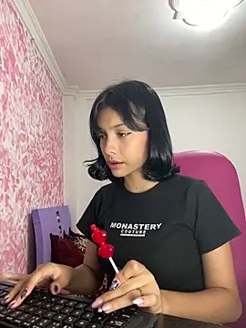 xoxo milk online show from February 17, 5:30 pm