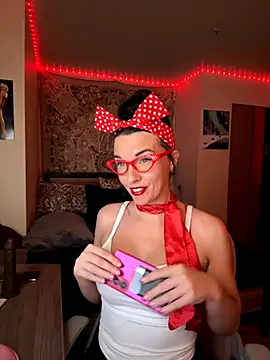 MaciiMayy online show from December 5, 12:08 am