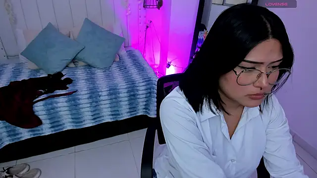 mayukim online show from December 16, 7:08 pm