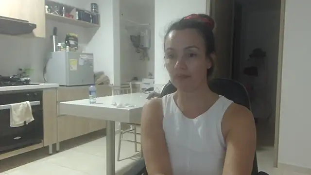 Snapshot of LovePaula chatting on May 31, 11:50 pm LovePaula online show from May 31, 11:50 pm