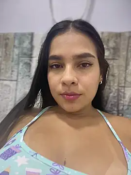Snapshot of Valery_lux16 chatting on April 28, 5:12 am Valery lux16 online show from April 28, 5:12 am