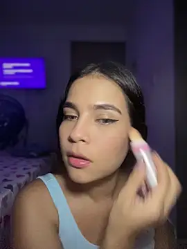 Snapshot of Valery_lux16 chatting on May 31, 8:32 pm Valery lux16 online show from May 31, 8:32 pm