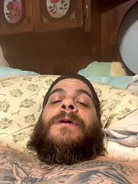 Snapshot of nowandthe chatting on October 3, 10:40 pm nowandthe online show from October 3, 10:40 pm