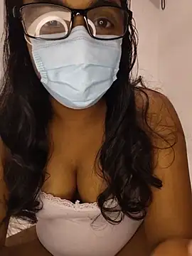 Snapshot of sexybolegirl chatting on June 28, 4:46 pm sexybolegirl online show from June 28, 4:46 pm