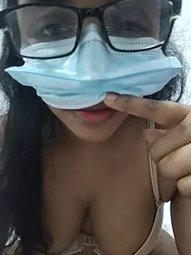 Snapshot of sexybolegirl chatting on July 9, 5:28 pm sexybolegirl online show from July 9, 5:28 pm