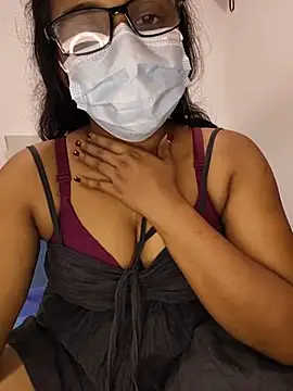 Snapshot of sexybolegirl chatting on July 23, 2:53 am sexybolegirl online show from July 23, 2:53 am