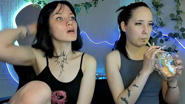 Snapshot of Elastikisss chatting on May 23, 9:57 am Elastikisss online show from May 23, 9:57 am