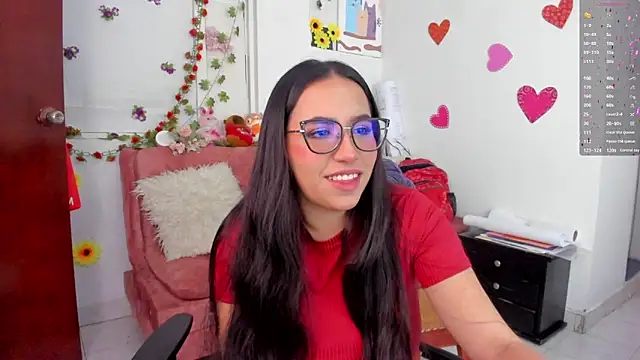 Snapshot of SophieLAmour chatting on November 16, 2:39 am SophieLAmour online show from November 16, 2:39 am