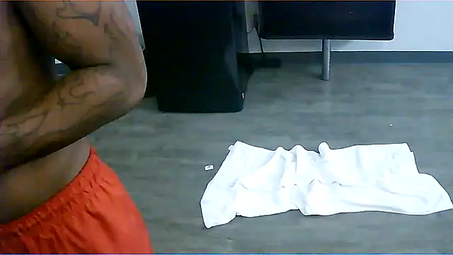 214KingLonggg online show from March 15, 10:21 am