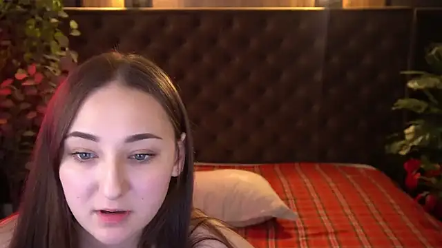 Snapshot of SashaDuvalle chatting on April 18, 7:58 pm SashaDuvalle online show from April 18, 7:58 pm