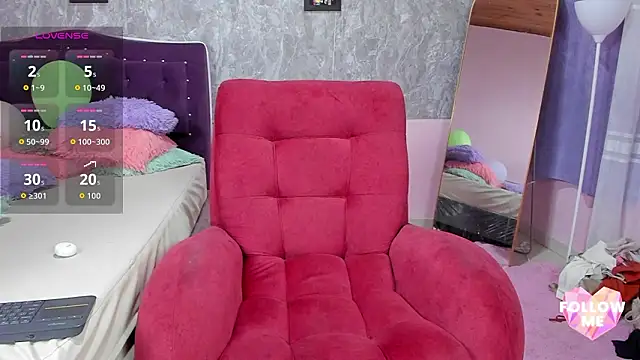 Lauren smiles online show from February 5, 8:24 pm