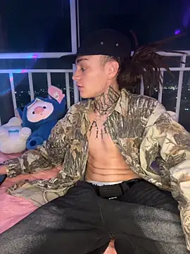 Snapshot of Craxxx69 chatting on October 24, 6:32 am Craxxx69 online show from October 24, 6:32 am