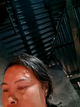 xuxulovezz online show from December 14, 7:47 am