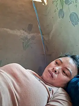 xuxulovezz online show from January 18, 5:44 am