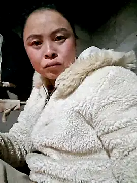 xuxulovezz online show from February 3, 1:38 pm