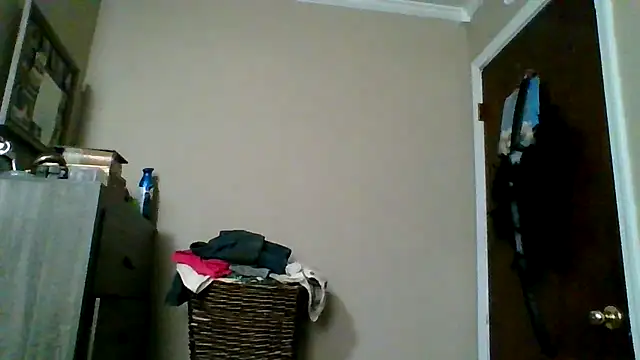 brunettebabexo3 online show from March 2, 11:22 pm