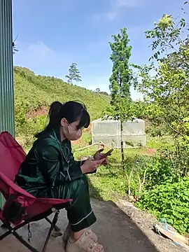 Helen-Tran online show from October 22, 1:39 am