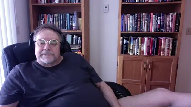 Vinyl22xh online show from April 4, 3:09 pm