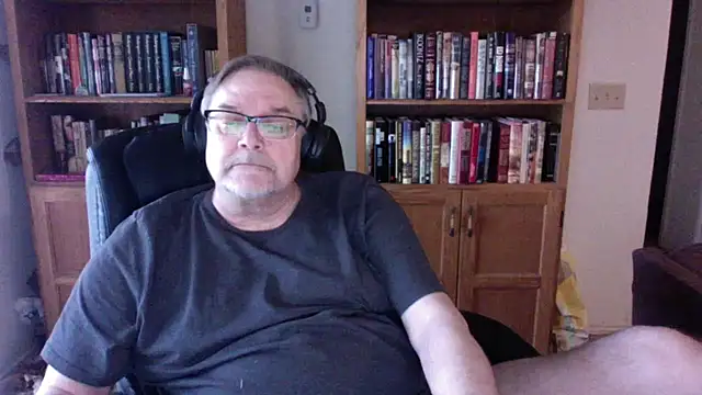 Vinyl22xh online show from April 20, 11:28 pm