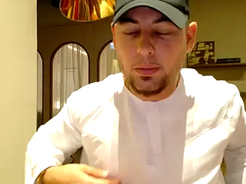 maximus888A online show from September 23, 4:21 pm