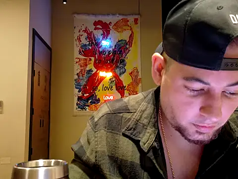 maximus888A online show from October 9, 4:38 pm