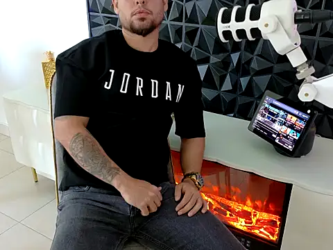 maximus888A online show from October 21, 8:48 am