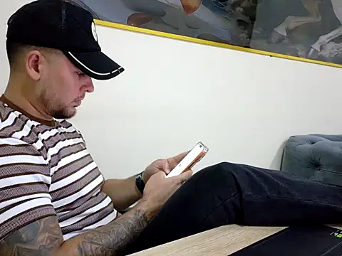 Snapshot of maximus888A chatting on May 30, 9:01 pm maximus888A online show from May 30, 9:01 pm