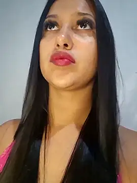 Snapshot of graziele00 chatting on May 21, 11:50 am graziele00 online show from May 21, 11:50 am