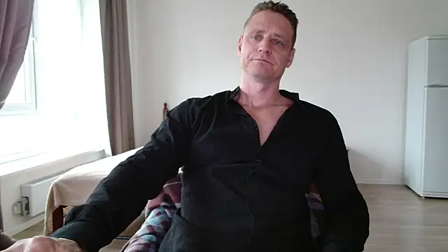 Snapshot of Freeze_Fire chatting on November 4, 8:46 am Freeze Fire online show from November 4, 8:46 am