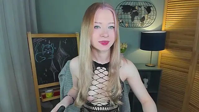 Snapshot of elliupp chatting on May 9, 5:18 pm elliupp online show from May 9, 5:18 pm