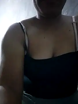 Snapshot of LylyCii96 chatting on October 15, 7:41 am LylyCii96 online show from October 15, 7:41 am