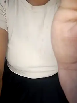 Snapshot of LylyCii96 chatting on October 20, 11:21 am LylyCii96 online show from October 20, 11:21 am