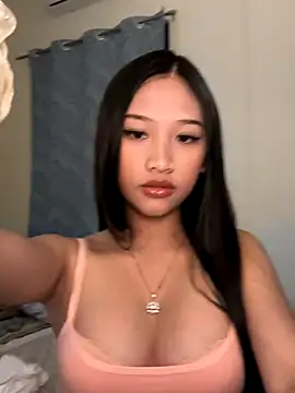 Bunny72772 online show from December 18, 4:46 pm