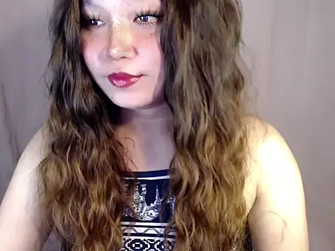 Eyes-on-me online show from November 3, 5:47 pm