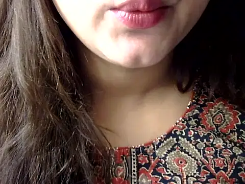 Snapshot of Aaliya02 chatting on June 9, 12:22 am Aaliya02 online show from June 9, 12:22 am
