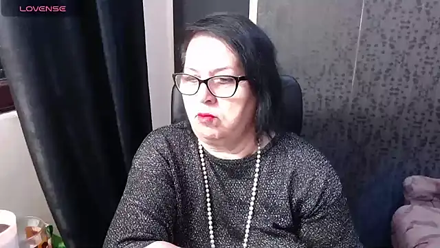 Snapshot of MissSanjanne chatting on May 18, 2:29 am MissSanjanne online show from May 18, 2:29 am