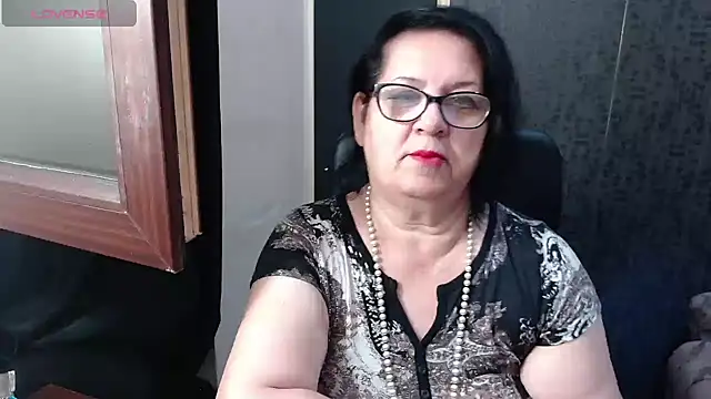 Snapshot of MissSanjanne chatting on June 16, 11:18 pm MissSanjanne online show from June 16, 11:18 pm