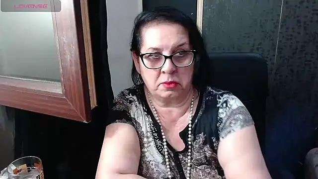 Snapshot of MissSanjanne chatting on June 21, 8:22 pm MissSanjanne online show from June 21, 8:22 pm