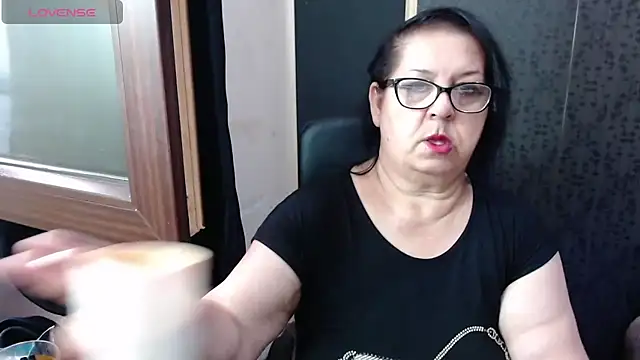 Snapshot of MissSanjanne chatting on July 25, 8:45 am MissSanjanne online show from July 25, 8:45 am