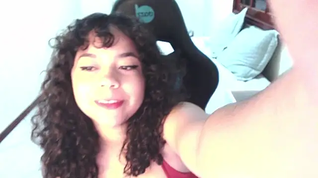 Snapshot of sweetamy326 chatting on April 21, 10:01 pm sweetamy326 online show from April 21, 10:01 pm