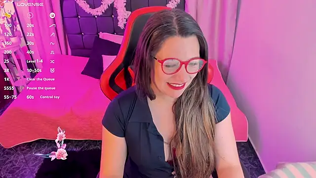 Snapshot of Hanna_MA chatting on February 12, 8:04 pm Hanna MA online show from February 12, 8:04 pm