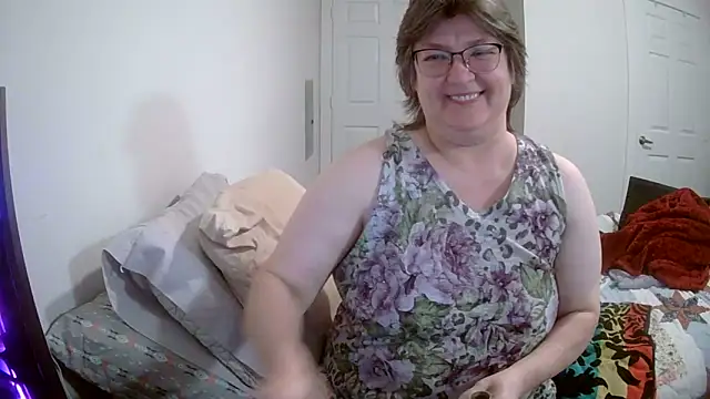 Snapshot of Buggy1965 chatting on April 21, 1:50 pm Buggy1965 online show from April 21, 1:50 pm