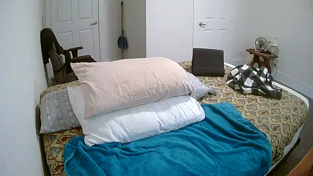 Snapshot of Buggy1965 chatting on July 15, 1:38 pm Buggy1965 online show from July 15, 1:38 pm